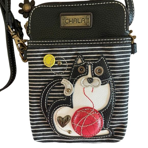 Chala Black Cat Cellphone Crossbody Warm Gray – Footwear etc New Chala Cat Crossbody Bag Purse Cellphone Pouch Vegan Leather Black & White